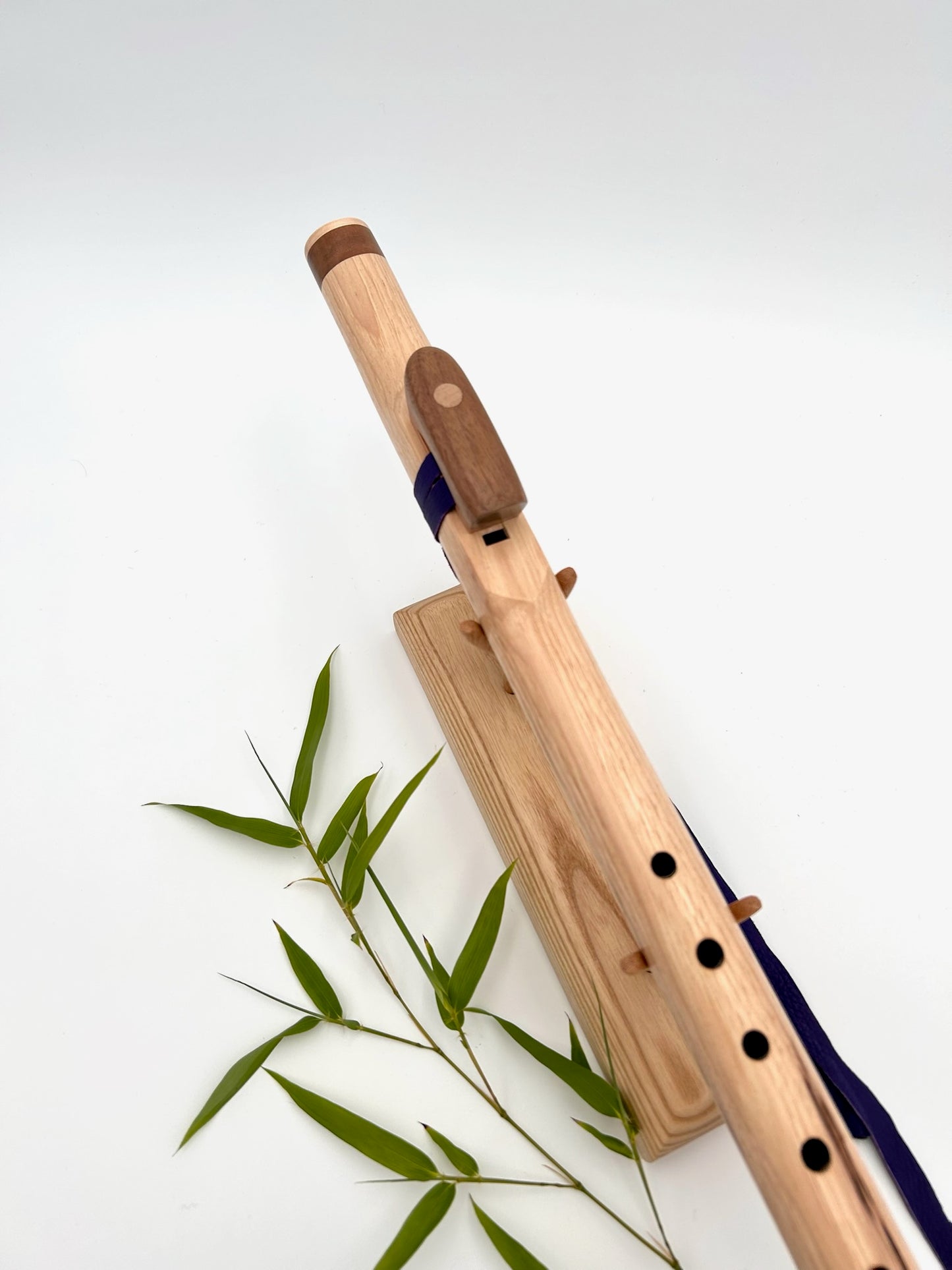 Flute in Low E - Standard Tuning - Hickory & Walnut with Wood Dot