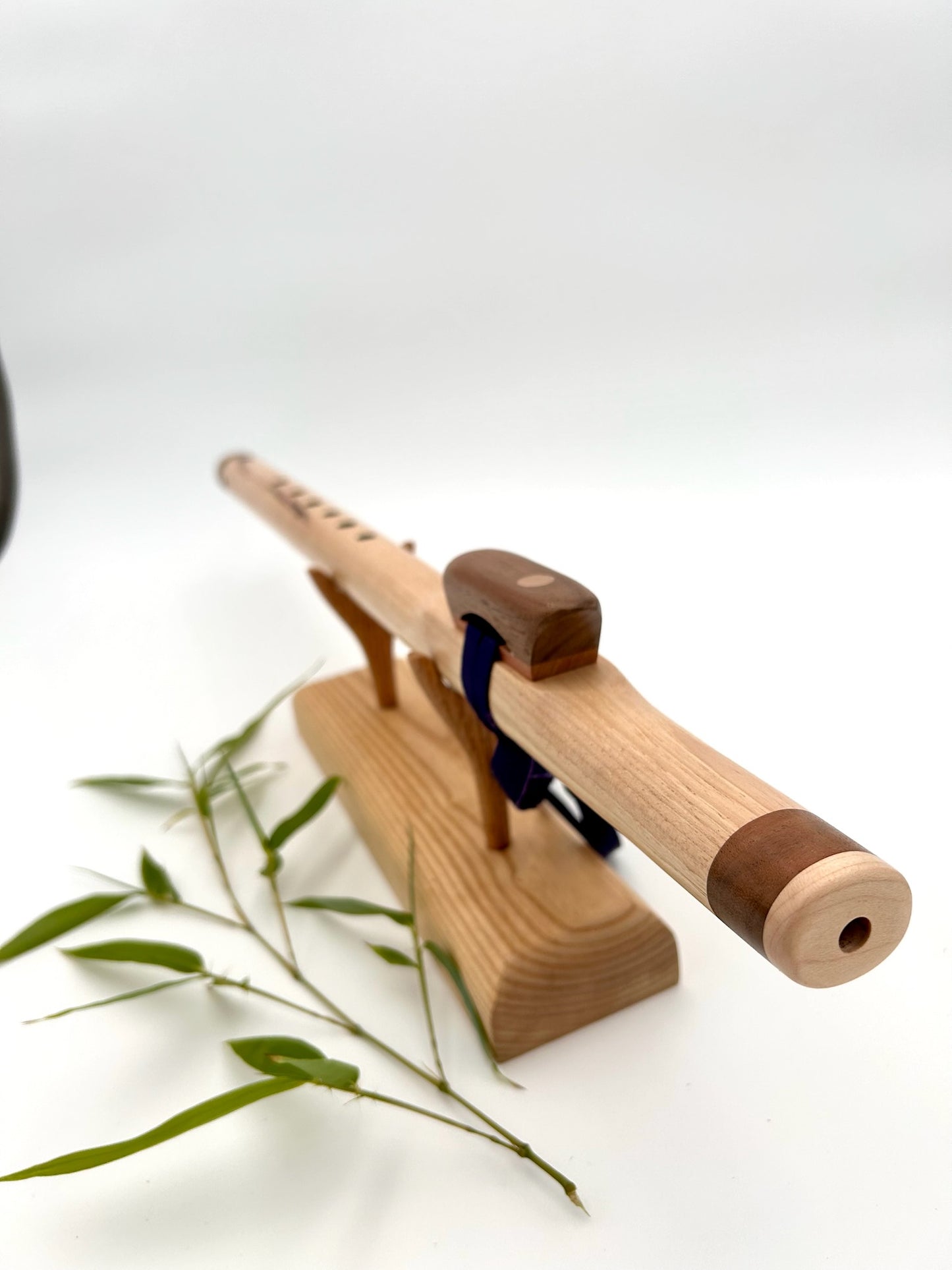 Flute in Low E - Standard Tuning - Hickory & Walnut with Wood Dot